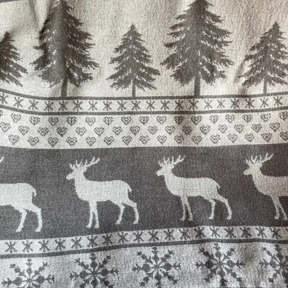 PAD Winter Scene Jacquard Throw Blanket Snowflake Deer Trees